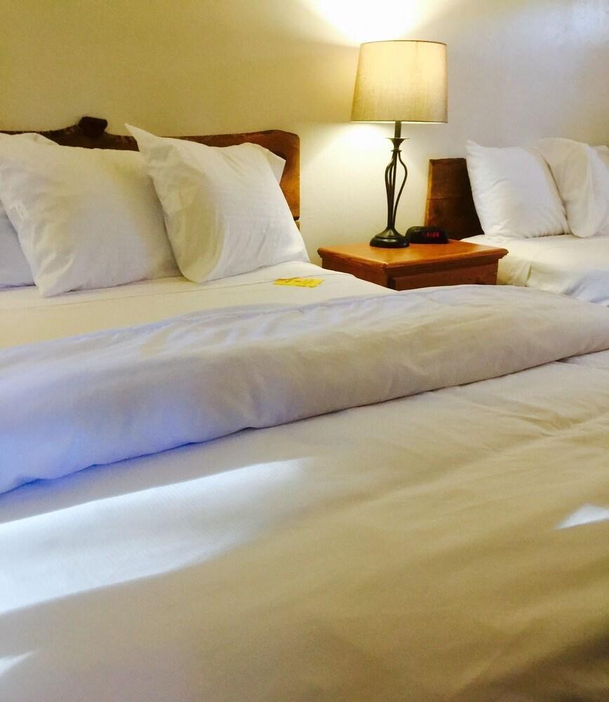 Timberlodge Inn ไพน์ท็อป-เลคไซด์ ภายนอก รูปภาพ