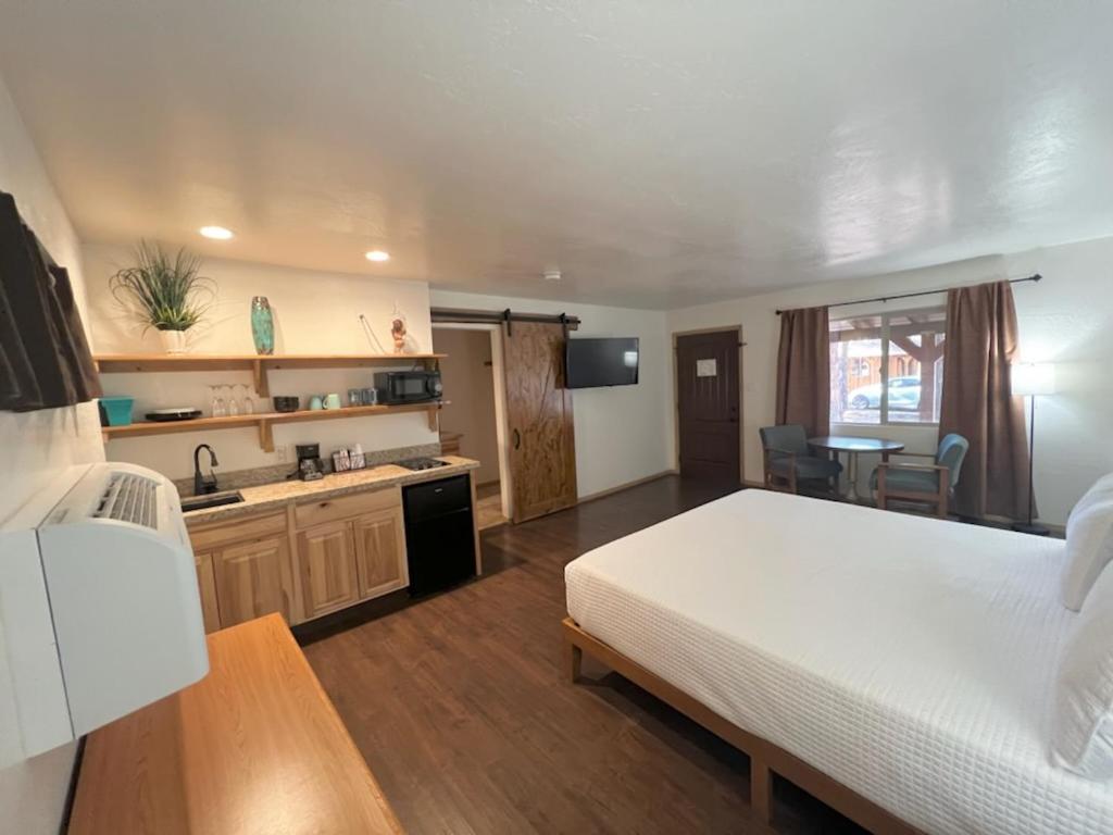 Timberlodge Inn ไพน์ท็อป-เลคไซด์ ภายนอก รูปภาพ
